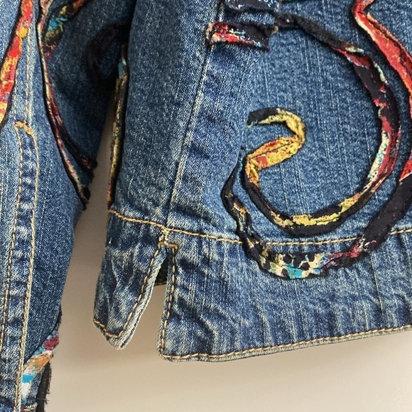 Chico's Denim Jean Jacket Womens Ribbon Applique Boho Artsy Art to wear Size 1 M - Picture 7 of 11